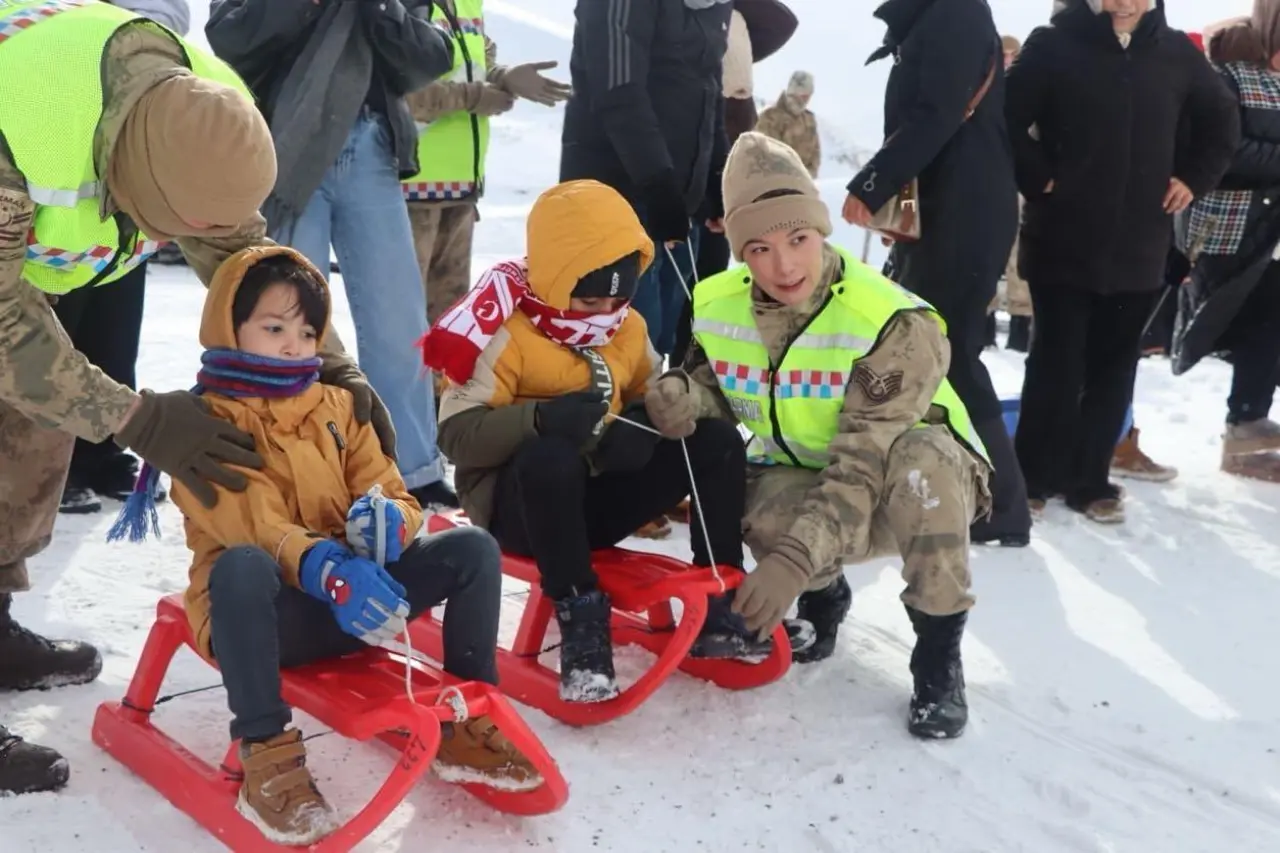 Zigana’da vefa programı: Jandarma şehit ailelerini ve gazileri misafir etti 24