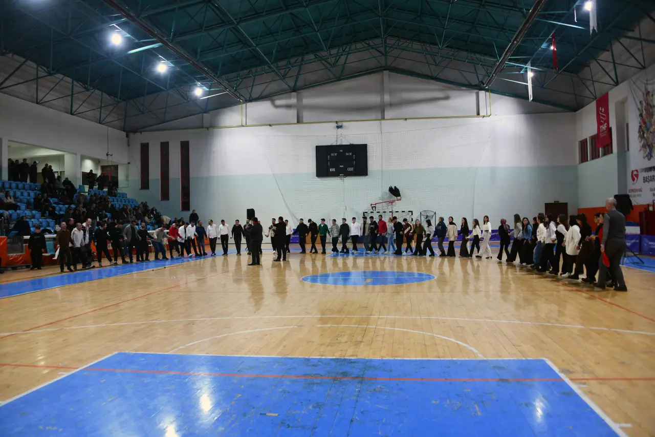 Gümüşhane'de kültürel mirasın kalbi Aydın Doğan Spor Salonu'nda attı 9