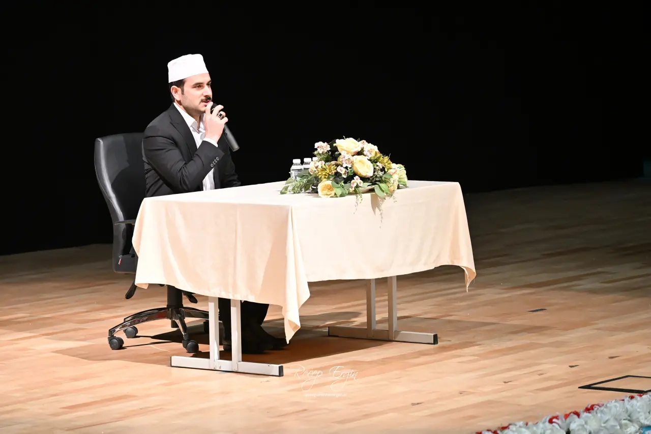 Hayati İnanç’tan Gümüşhane’de gönüllere dokunan sohbet: Son gülen iyi güler 13