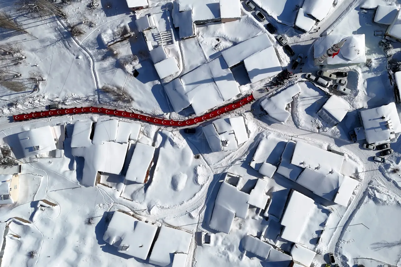 Gümüşhane’de 33. Kar Voleybolu Şenliği, Milli Futbolcu Ahmet Çalık Anısına Düzenlendi 3