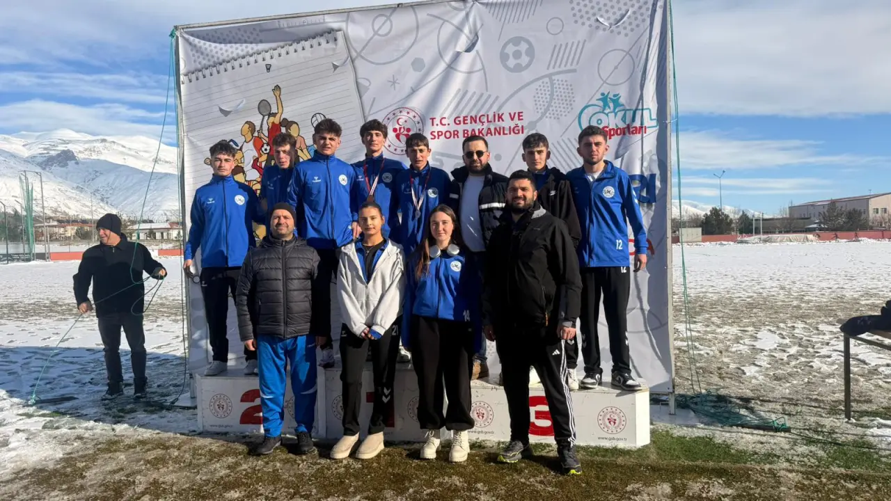 Gümüşhane Spor Lisesi atletizmde Türkiye Finallerine adını yazdırdı 2