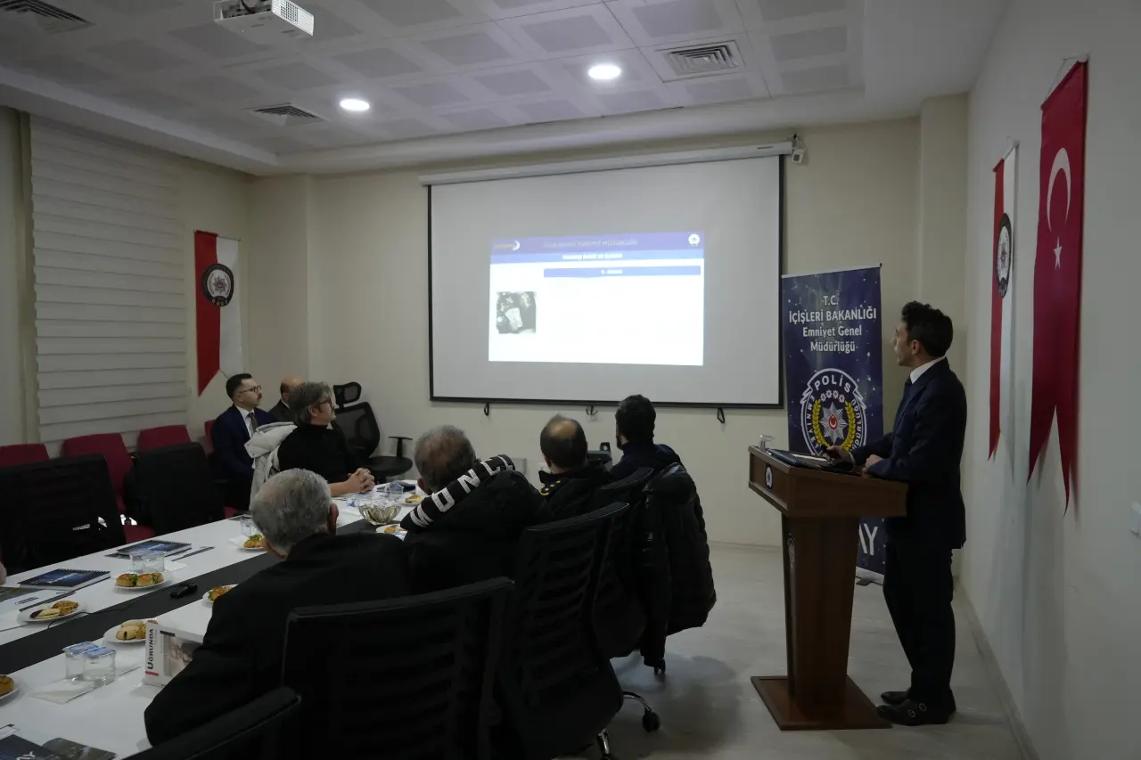 "En Büyük Kazanç Hiç Oynamamak!" Gümüşhane Emniyeti Gençleri ve Aileleri Uyardı 4