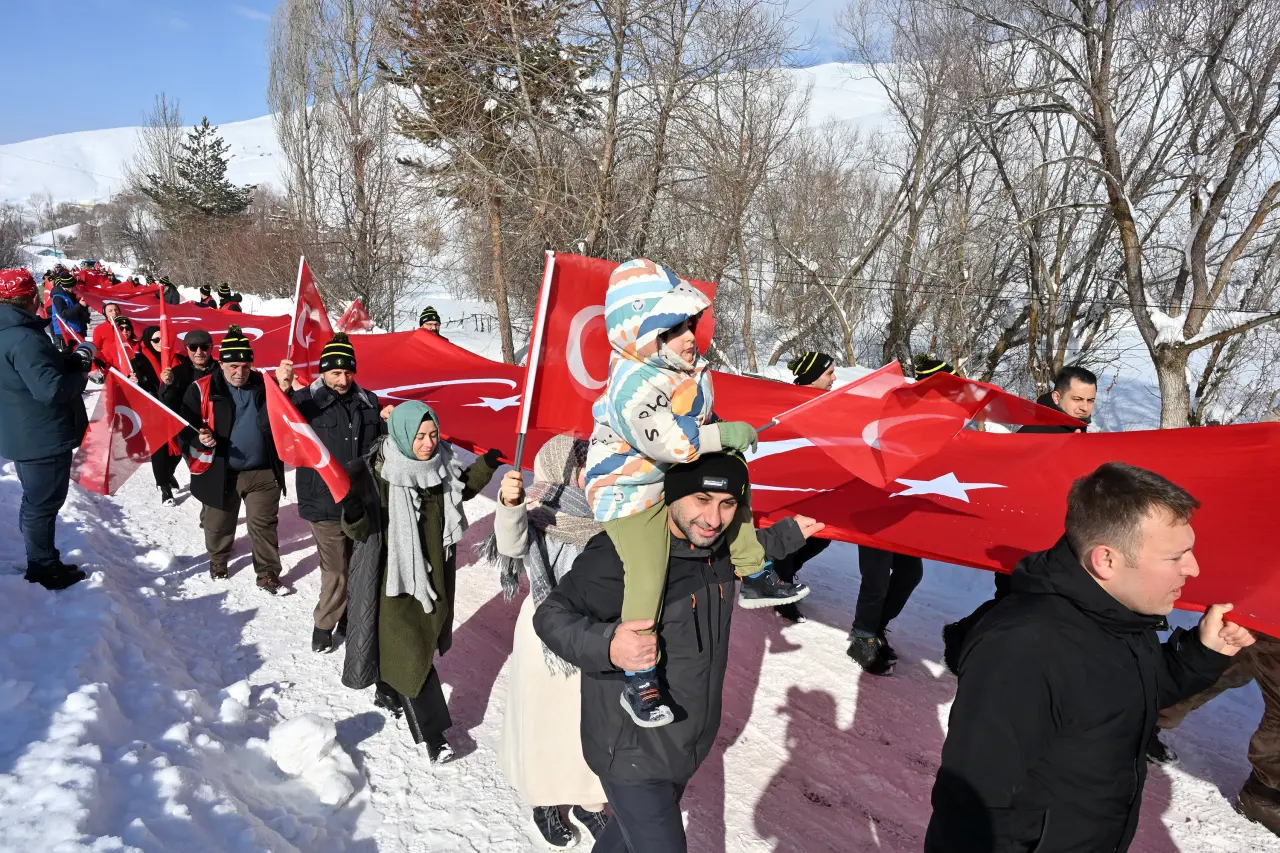 Gümüşhane’de 33. Kar Voleybolu Şenliği, Milli Futbolcu Ahmet Çalık Anısına Düzenlendi 37
