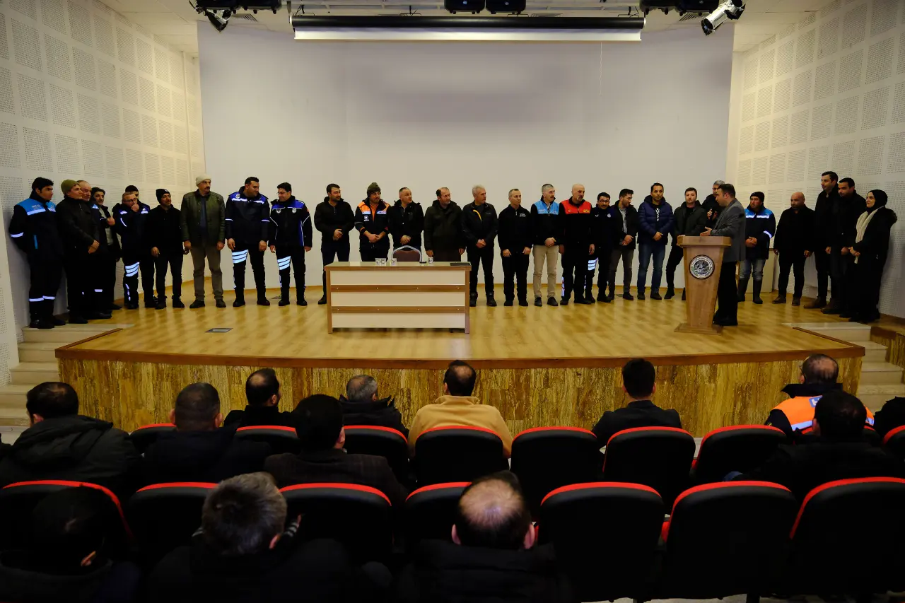 Başkan Kara kesenin ağzını açtı! Bir maaş ikramiye ve alışveriş çeki... 2