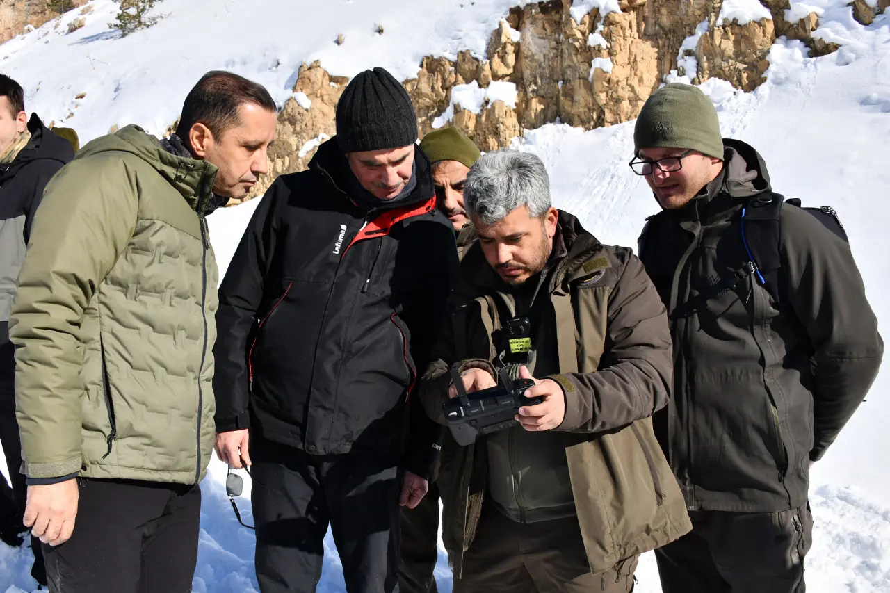 Gümüşhane’de aç kalan yaban hayvanları için seferberlik 24