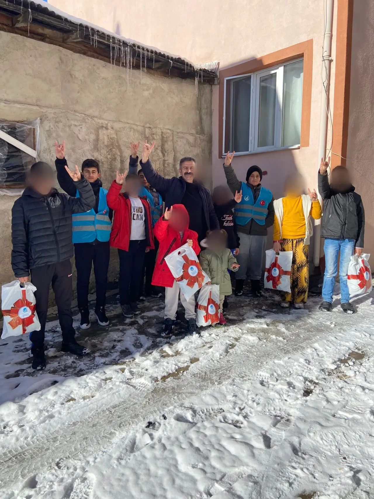 ‘Kış Üşütür, Ocak Isıtır’: Ülkü Ocakları’ndan Gümüşhane’de gönülleri ısıtan yardım seferberliği 10
