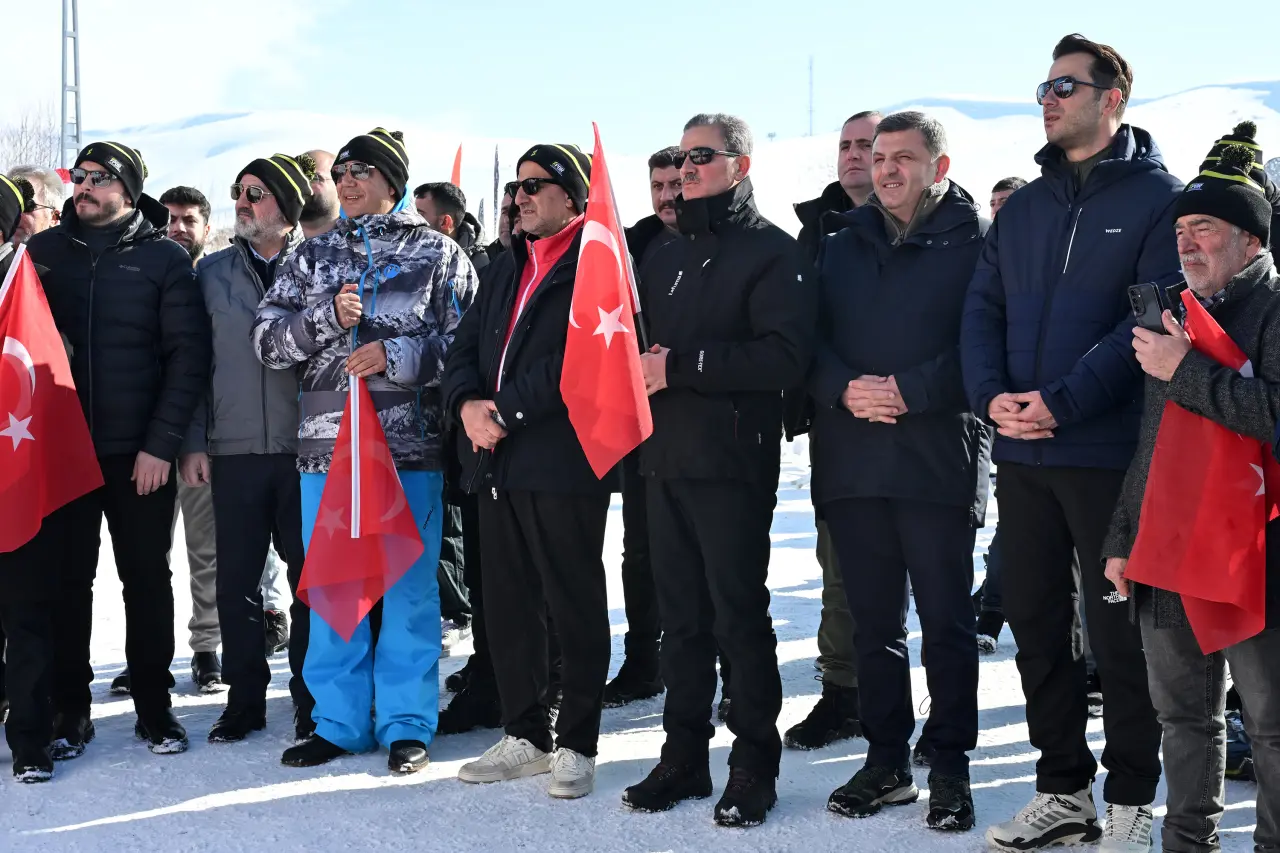 Gümüşhane’de 33. Kar Voleybolu Şenliği, Milli Futbolcu Ahmet Çalık Anısına Düzenlendi 39