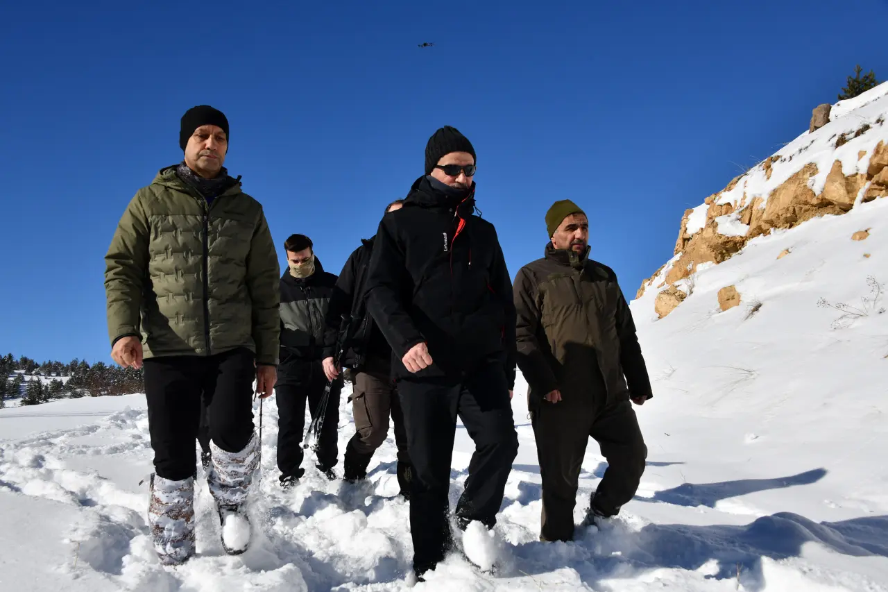 Gümüşhane’de aç kalan yaban hayvanları için seferberlik 4