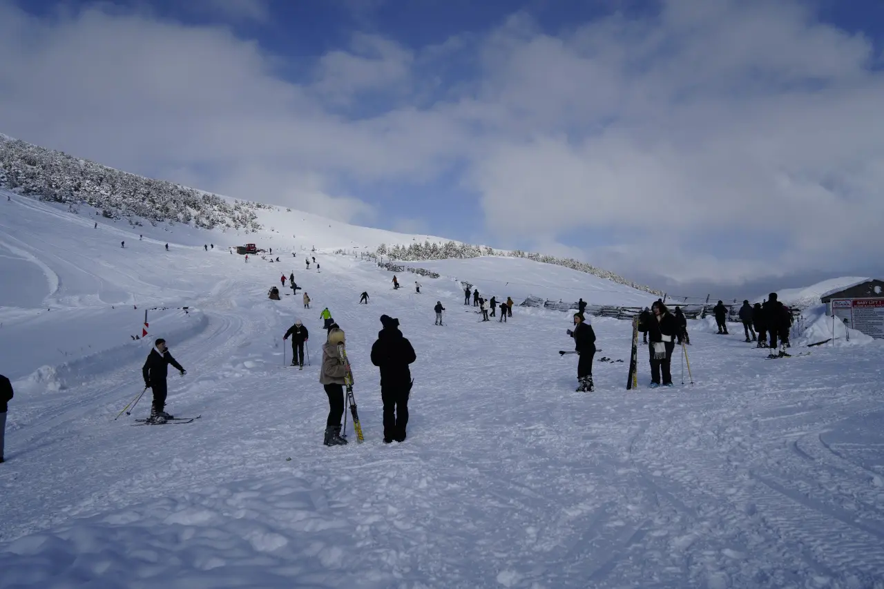Karnesini Alan Oraya Akın Etti! Zigana Dağı’nda İğne Atsan Yere Düşmüyor 7