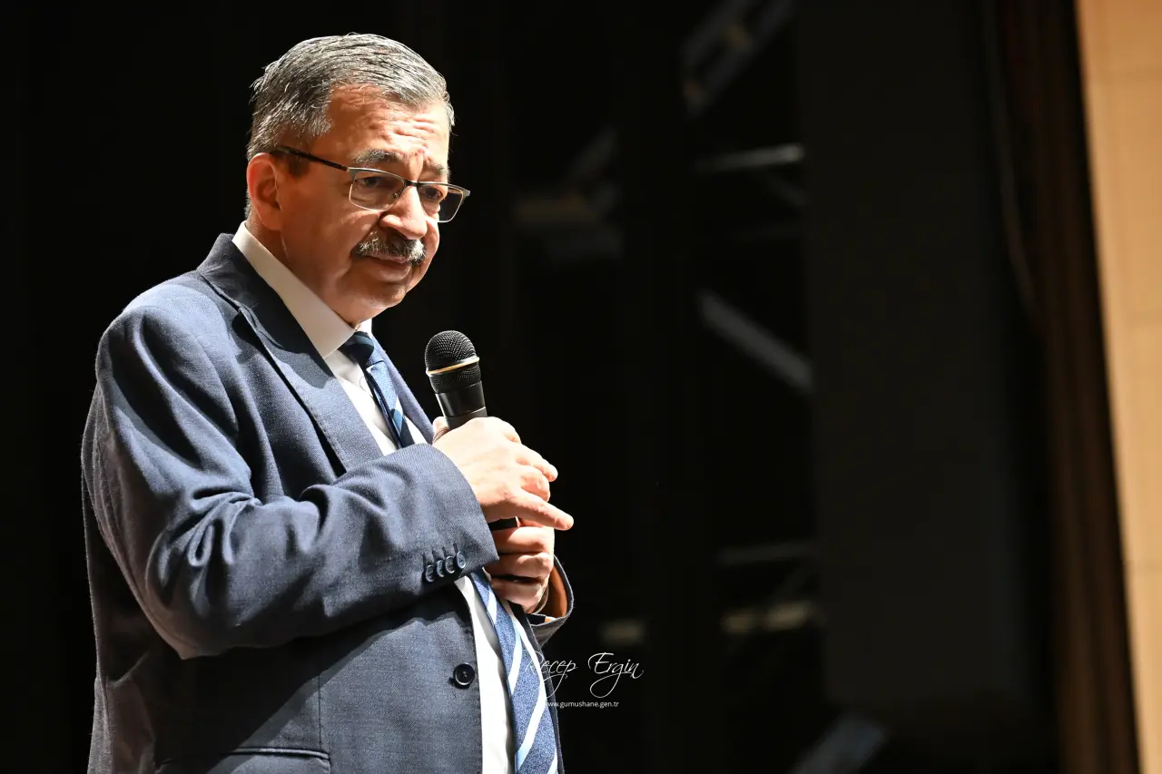 Hayati İnanç’tan Gümüşhane’de gönüllere dokunan sohbet: Son gülen iyi güler 22