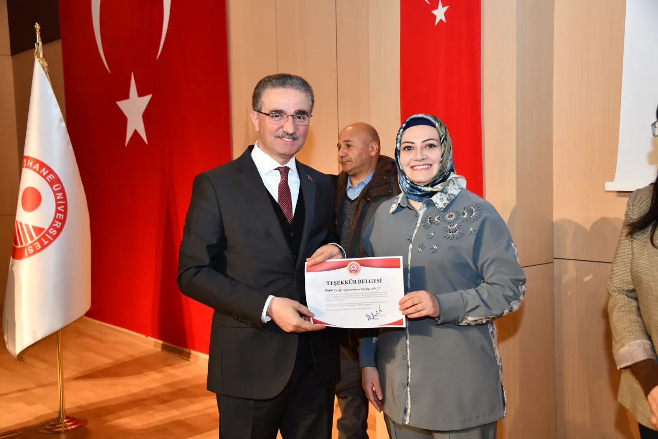 Gümüşhane'de Miniklerin Kep Atma Coşkusu: Geleceğin Bilim İnsanları Diplomalarını Aldı! 19