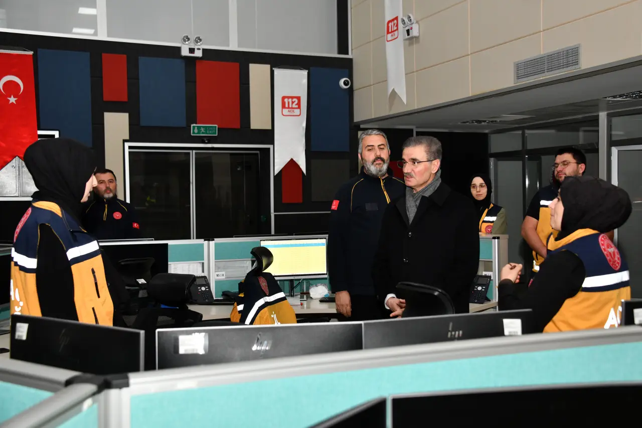 Vali Aydın Baruş, görev başındaki personelin yeni yılını kutladı 8