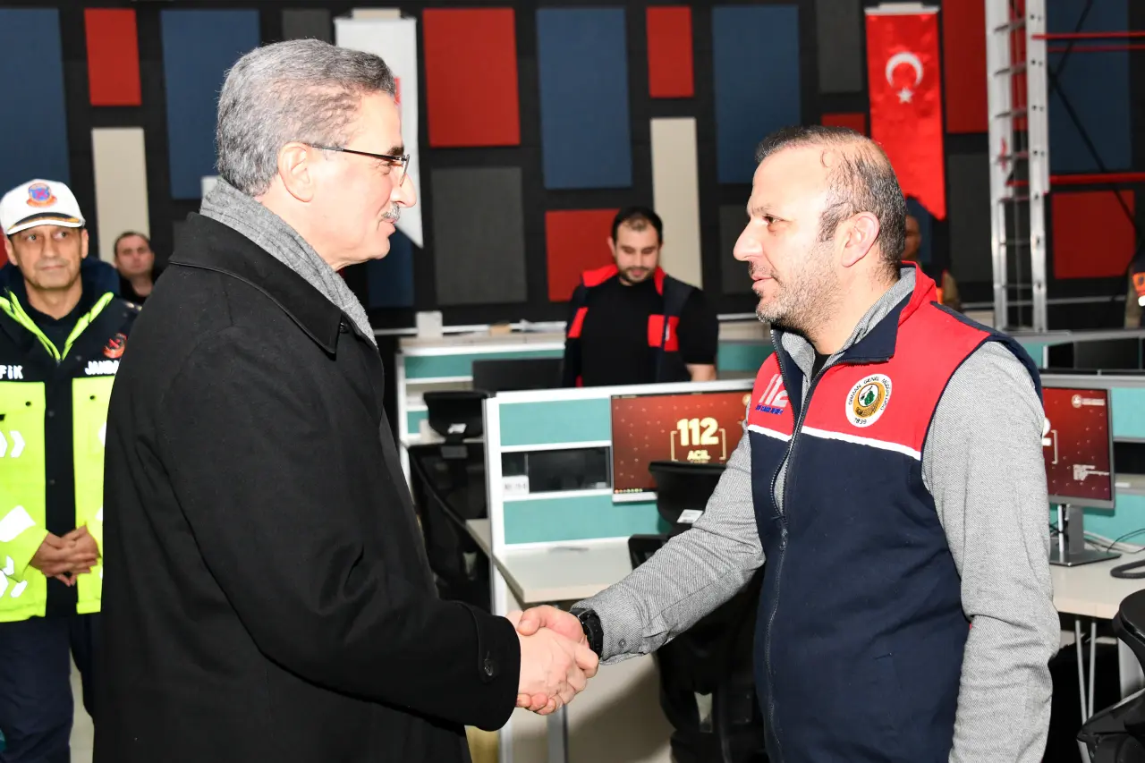 Vali Aydın Baruş, görev başındaki personelin yeni yılını kutladı 4