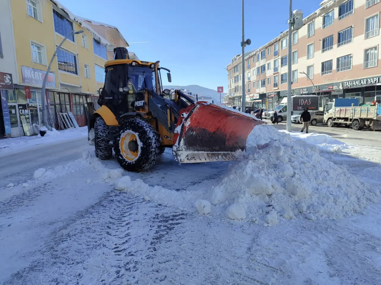 Şiran’da karla mücadele devam ediyor 2
