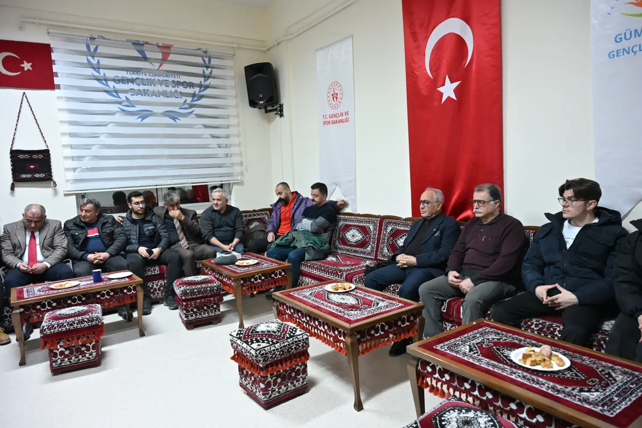 Prof.Dr. Ali Kızılet’ten Gümüşhane’de ezber bozan açıklamalar: ‘Türkiye’de Tesis Fazlası Var!’ 5