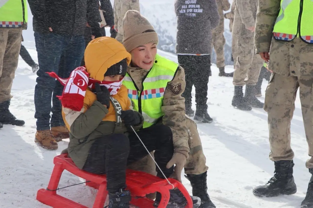 Zigana’da vefa programı: Jandarma şehit ailelerini ve gazileri misafir etti 10