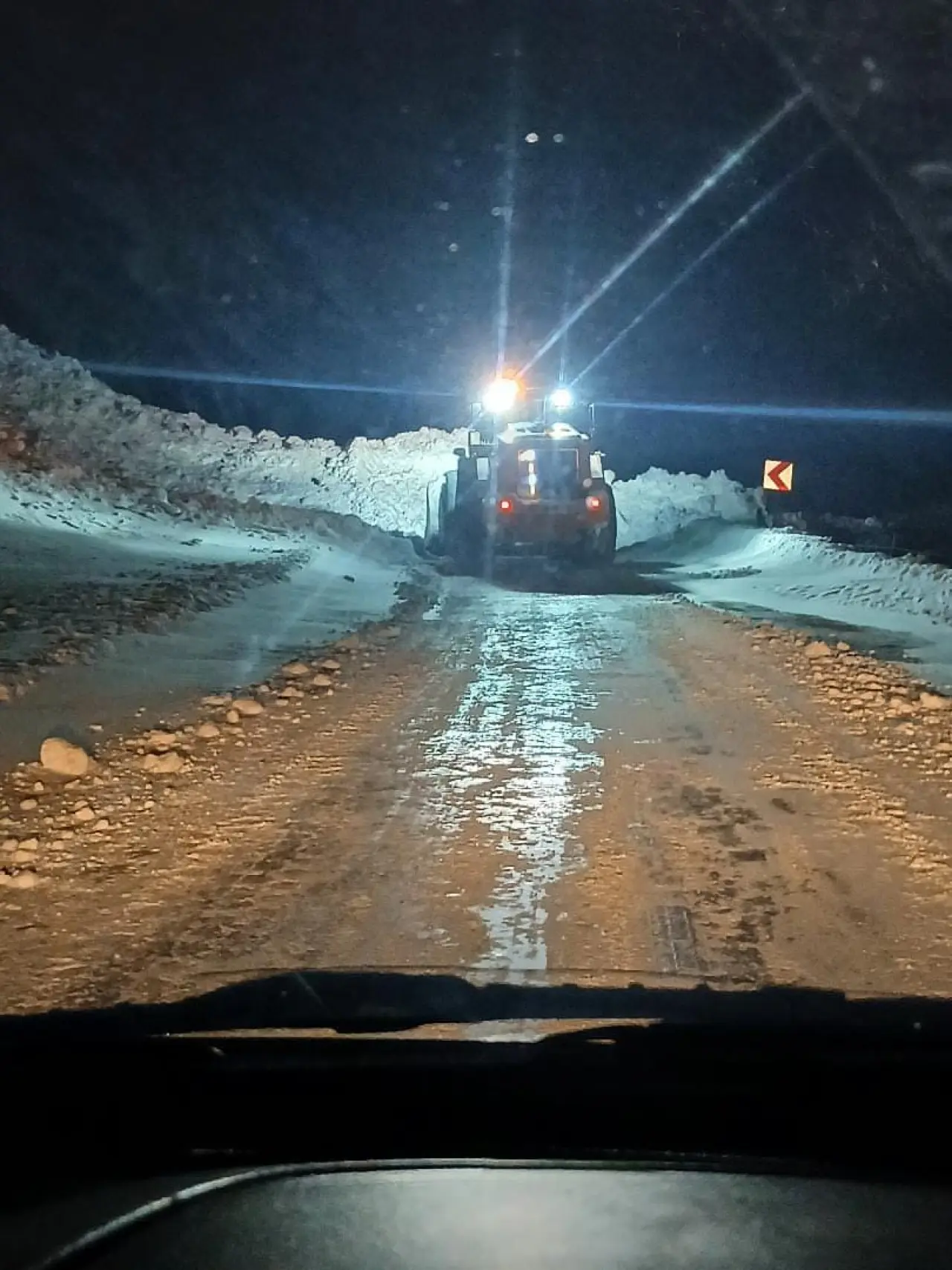 Yağmurdere yoluna çığ düştü 1