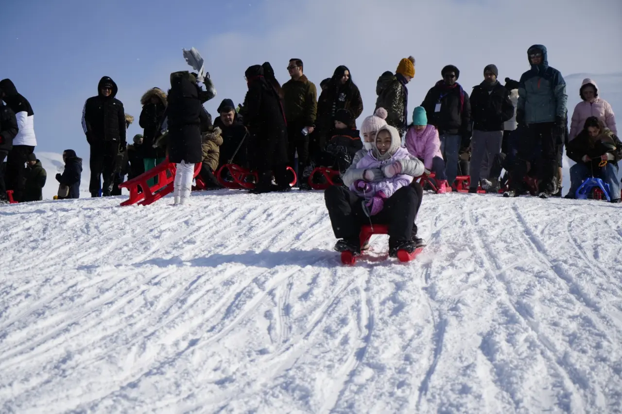 Karnesini Alan Oraya Akın Etti! Zigana Dağı’nda İğne Atsan Yere Düşmüyor 8