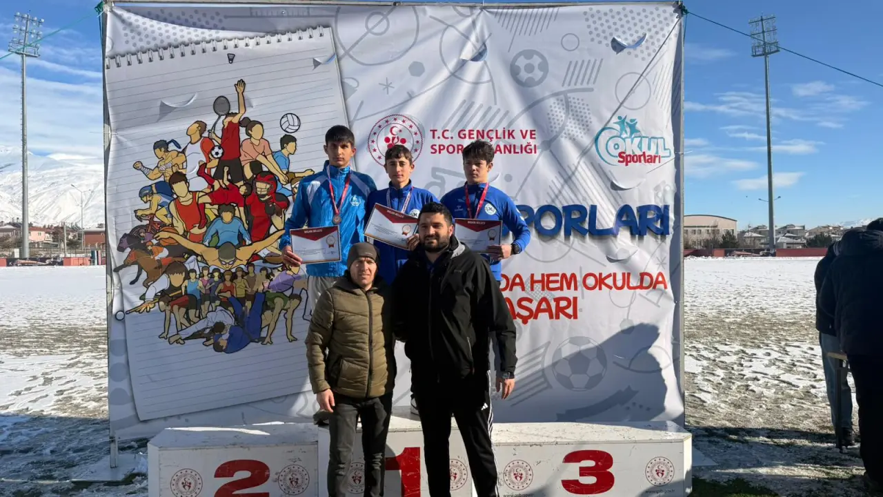 Gümüşhane Spor Lisesi atletizmde Türkiye Finallerine adını yazdırdı 3