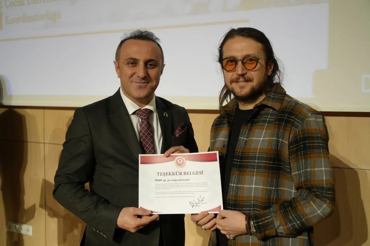 Gümüşhane'de Miniklerin Kep Atma Coşkusu: Geleceğin Bilim İnsanları Diplomalarını Aldı! 2