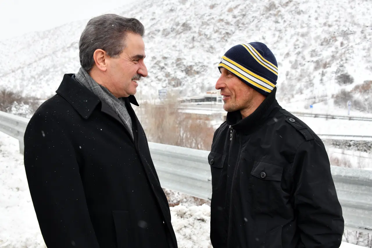 Gümüşhane’de kar nöbeti: Vali Baruş ekiplerle bir araya geldi 8