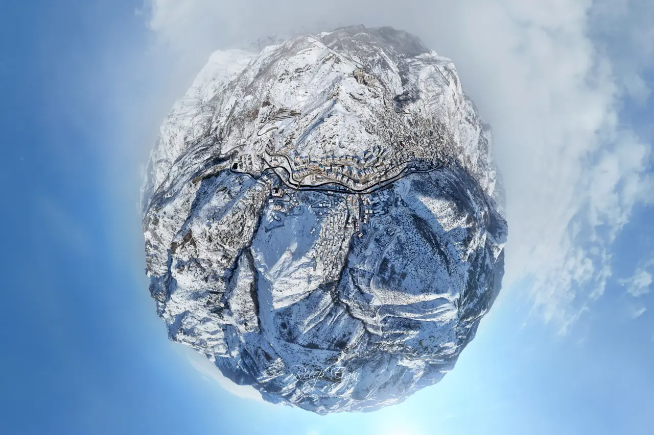 Gümüşhane’de Kar Yağışı Görsel Şölene Dönüştü: Zirveler ve Tarih Beyaza Büründü 5