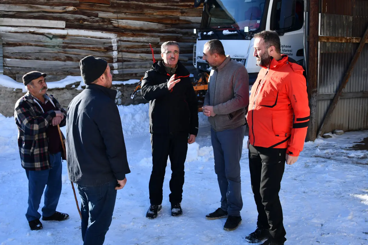 Vali Aydın Baruş kar mücadelesini 1800 metre rakımda inceledi 12