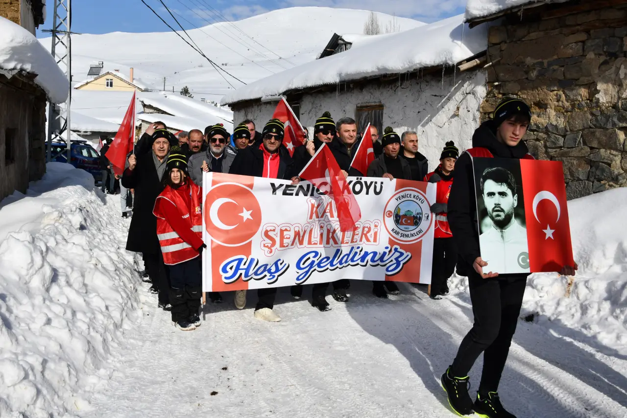 Gümüşhane’de 33. Kar Voleybolu Şenliği, Milli Futbolcu Ahmet Çalık Anısına Düzenlendi 11