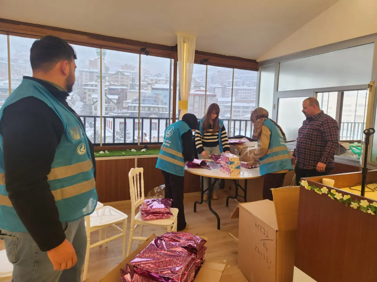 Gümüşhane’de Çocuklar Bu Programda Coştu! Karne Hediyeleri ve Eğlence Bir Arada 35