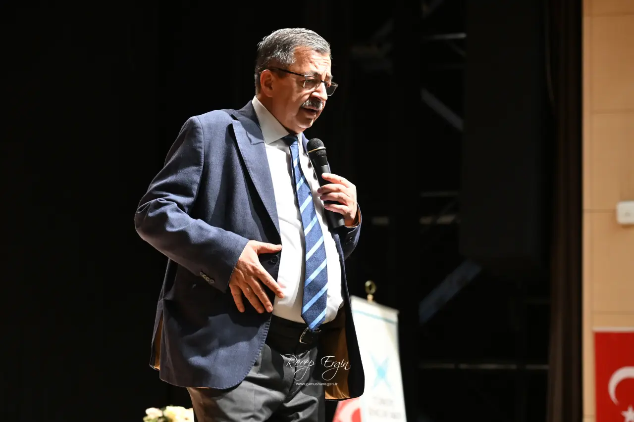 Hayati İnanç’tan Gümüşhane’de gönüllere dokunan sohbet: Son gülen iyi güler 21