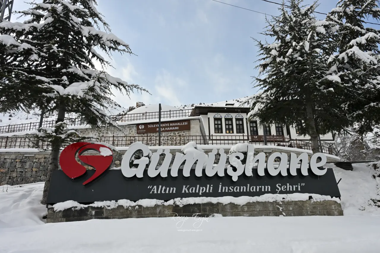 Gümüşhane’de Kar Yağışı Görsel Şölene Dönüştü: Zirveler ve Tarih Beyaza Büründü 22