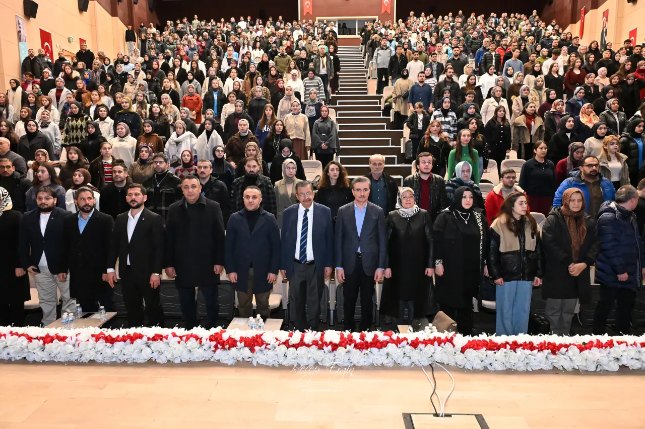 Hayati İnanç’tan Gümüşhane’de gönüllere dokunan sohbet: Son gülen iyi güler 1