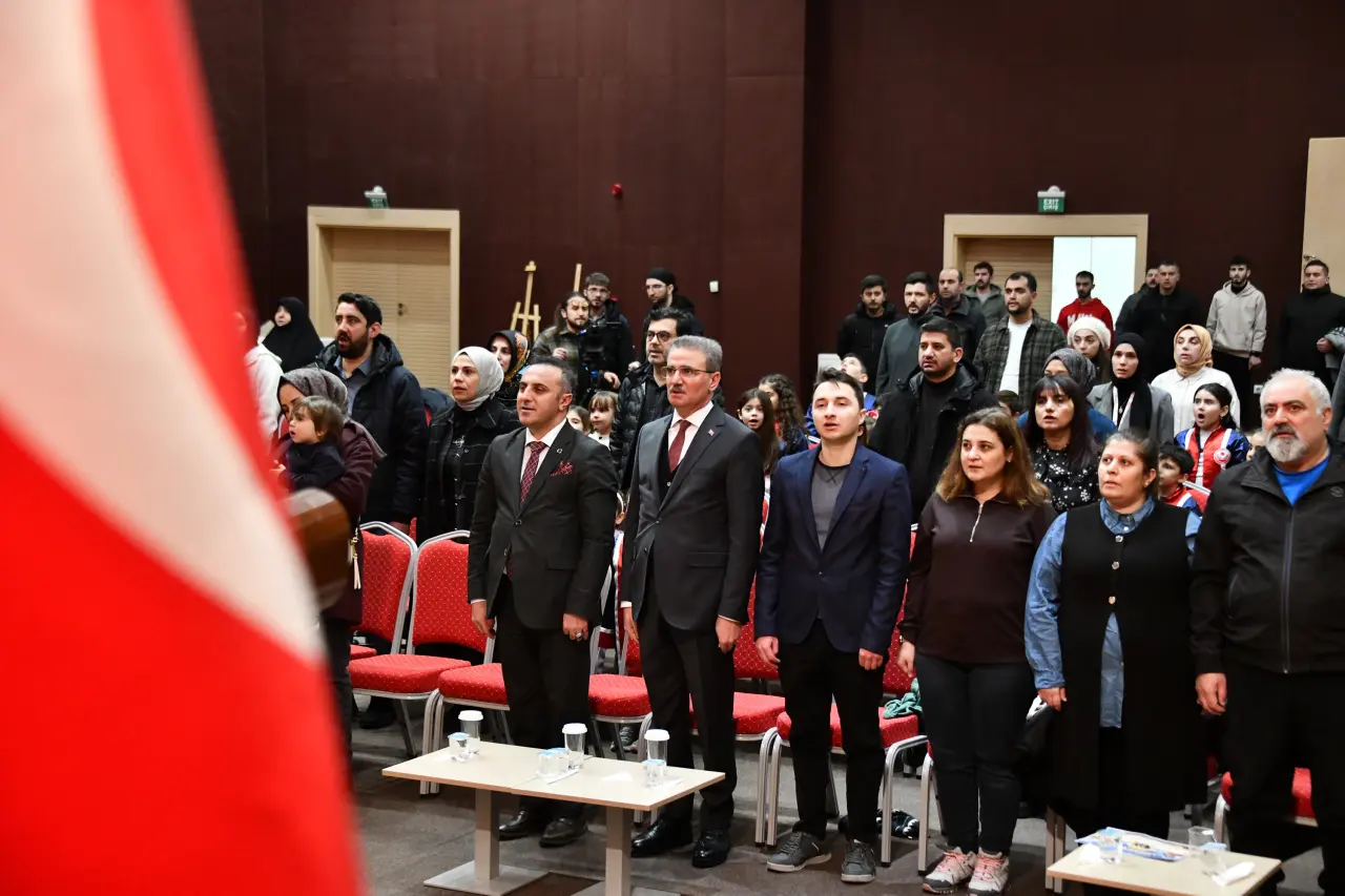 Gümüşhane'de Miniklerin Kep Atma Coşkusu: Geleceğin Bilim İnsanları Diplomalarını Aldı! 15