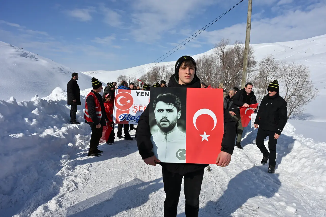 Gümüşhane’de 33. Kar Voleybolu Şenliği, Milli Futbolcu Ahmet Çalık Anısına Düzenlendi 34