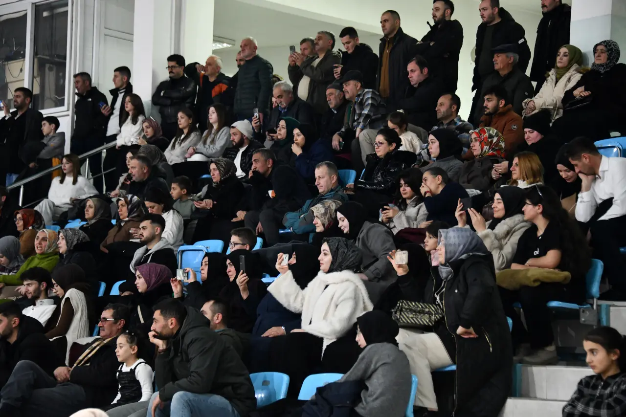 Gümüşhane'de kültürel mirasın kalbi Aydın Doğan Spor Salonu'nda attı 23