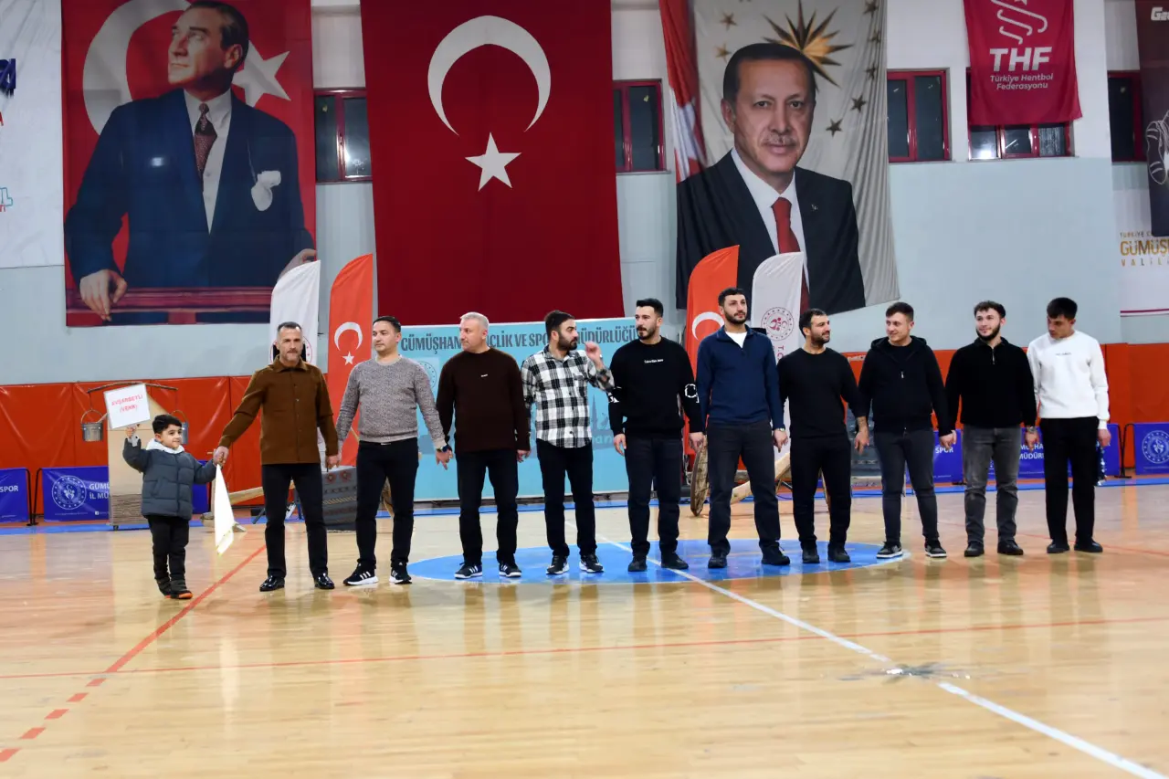 Gümüşhane'de kültürel mirasın kalbi Aydın Doğan Spor Salonu'nda attı 34