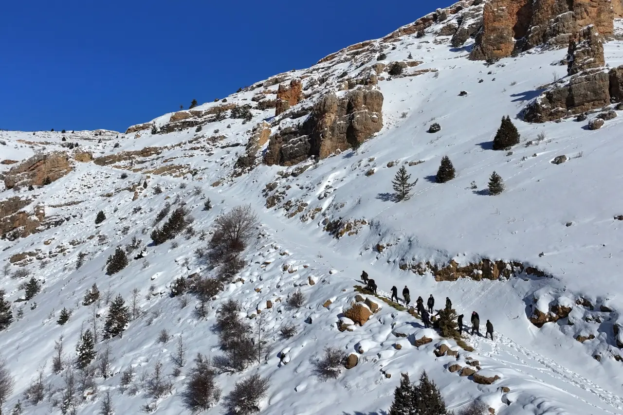 Gümüşhane’de aç kalan yaban hayvanları için seferberlik 46