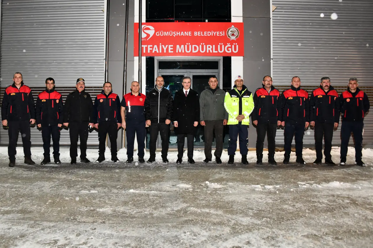 Vali Aydın Baruş, görev başındaki personelin yeni yılını kutladı 16