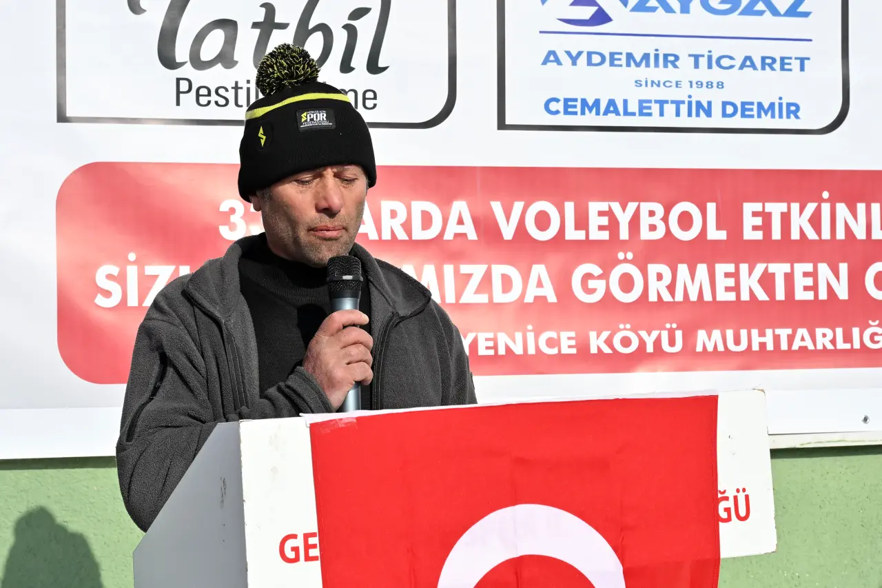 Gümüşhane’de 33. Kar Voleybolu Şenliği, Milli Futbolcu Ahmet Çalık Anısına Düzenlendi 40