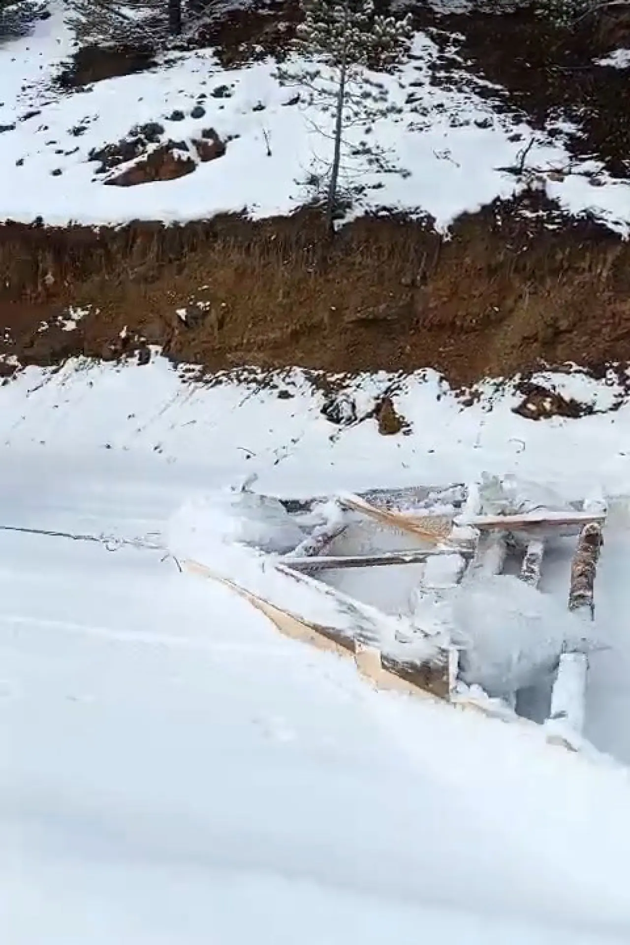 Karadenizli zekası Torul'da sahneye çıktı: Kardan kapanan yola pratik çözüm 4