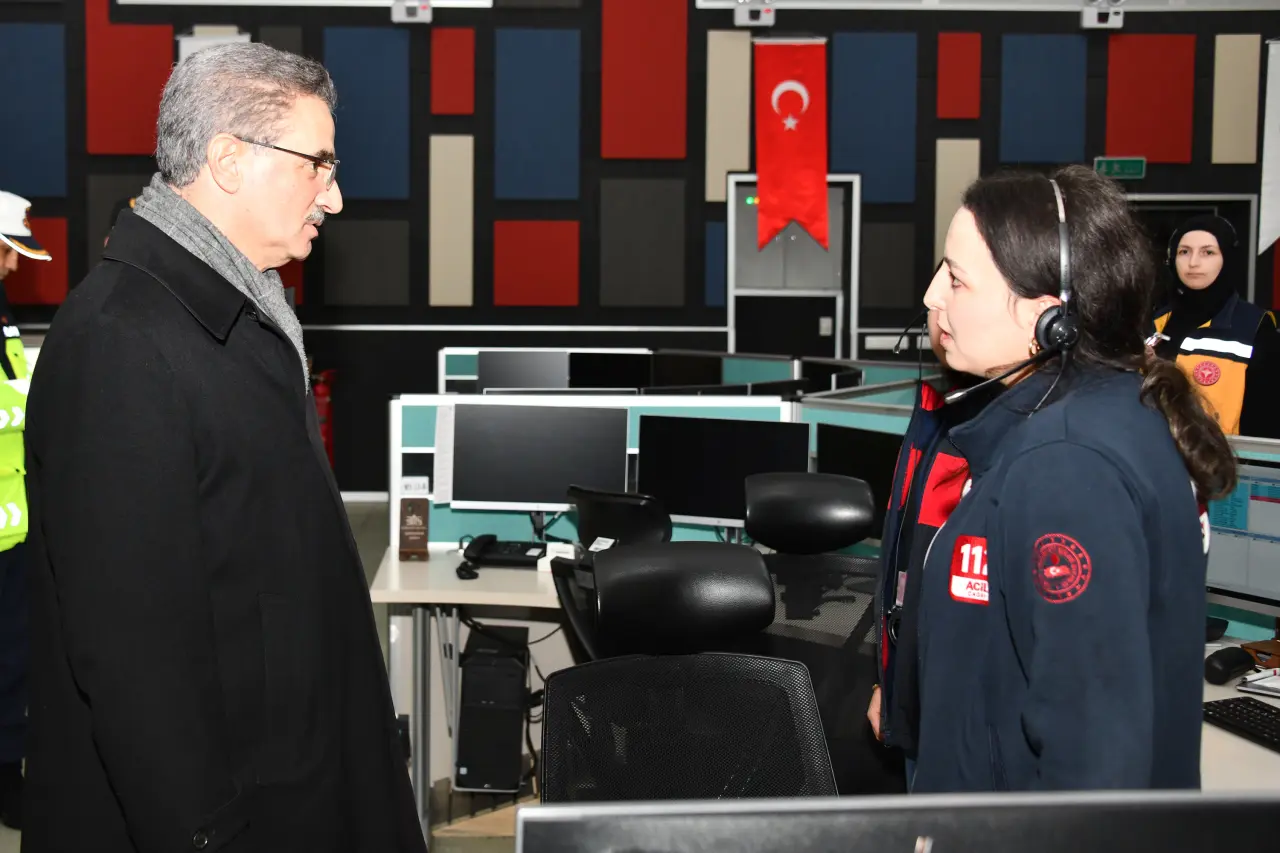 Vali Aydın Baruş, görev başındaki personelin yeni yılını kutladı 6