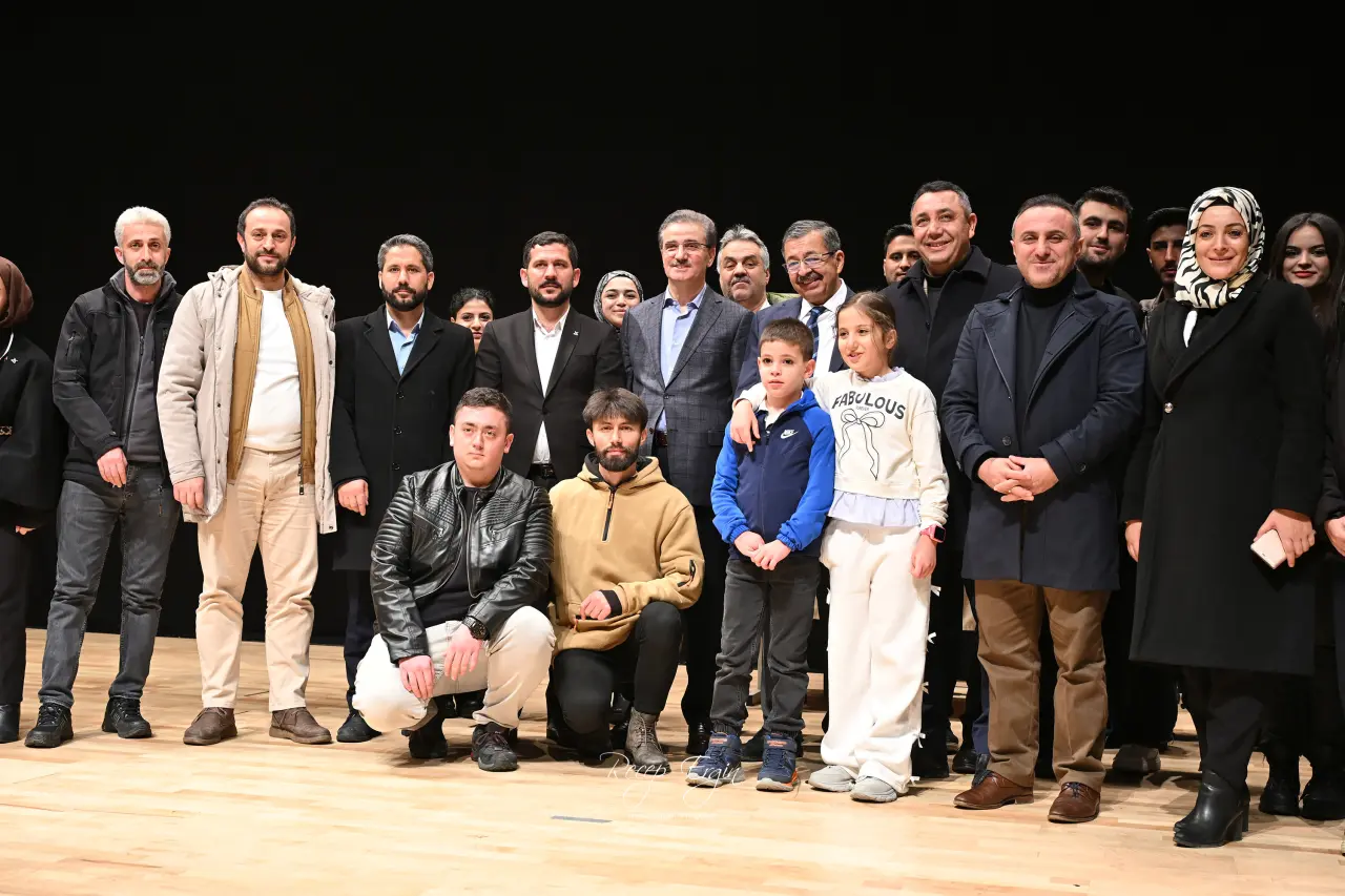 Hayati İnanç’tan Gümüşhane’de gönüllere dokunan sohbet: Son gülen iyi güler 4