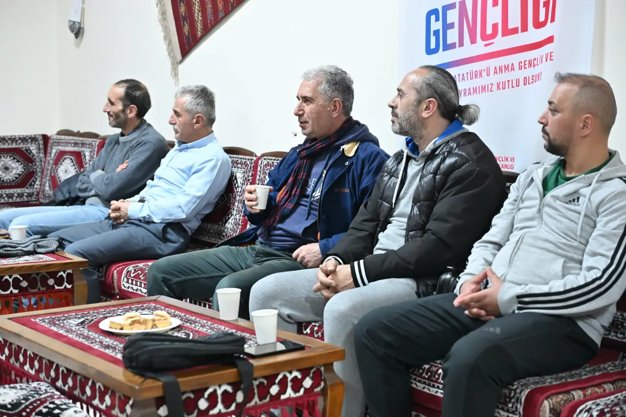 Prof.Dr. Ali Kızılet’ten Gümüşhane’de ezber bozan açıklamalar: ‘Türkiye’de Tesis Fazlası Var!’ 3