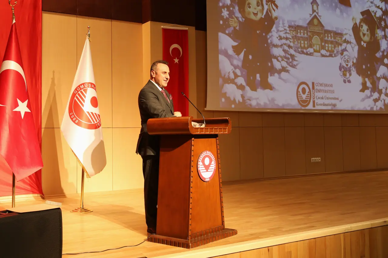 Gümüşhane'de Miniklerin Kep Atma Coşkusu: Geleceğin Bilim İnsanları Diplomalarını Aldı! 34