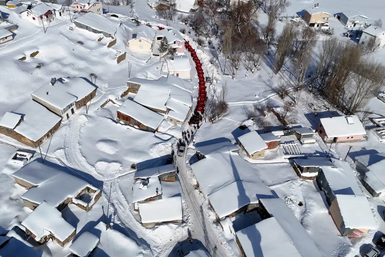 Gümüşhane’de 33. Kar Voleybolu Şenliği, Milli Futbolcu Ahmet Çalık Anısına Düzenlendi 2