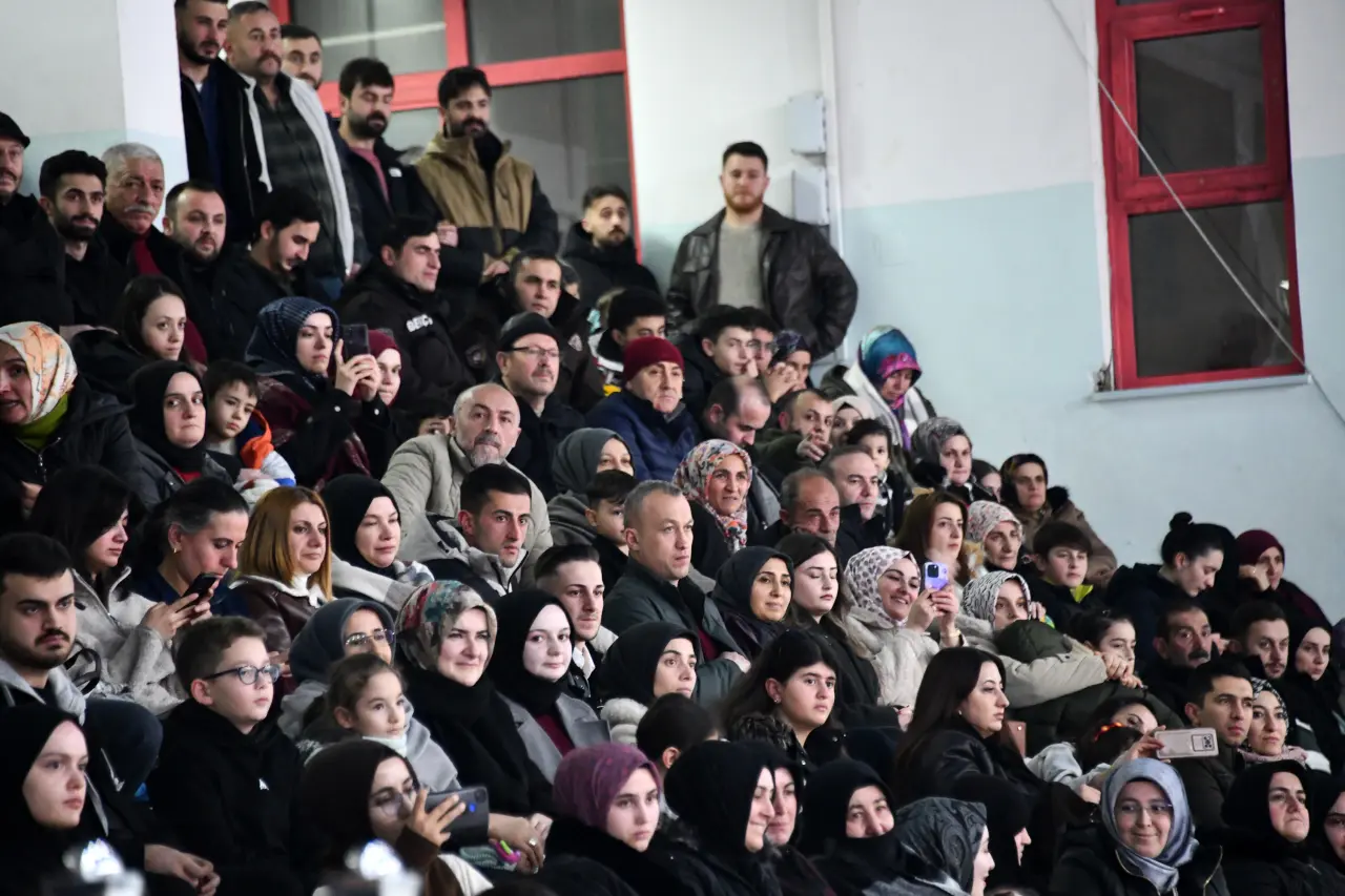 Gümüşhane'de kültürel mirasın kalbi Aydın Doğan Spor Salonu'nda attı 19