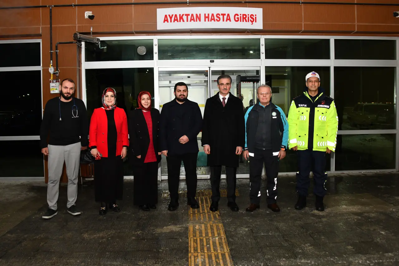 Vali Aydın Baruş, görev başındaki personelin yeni yılını kutladı 19