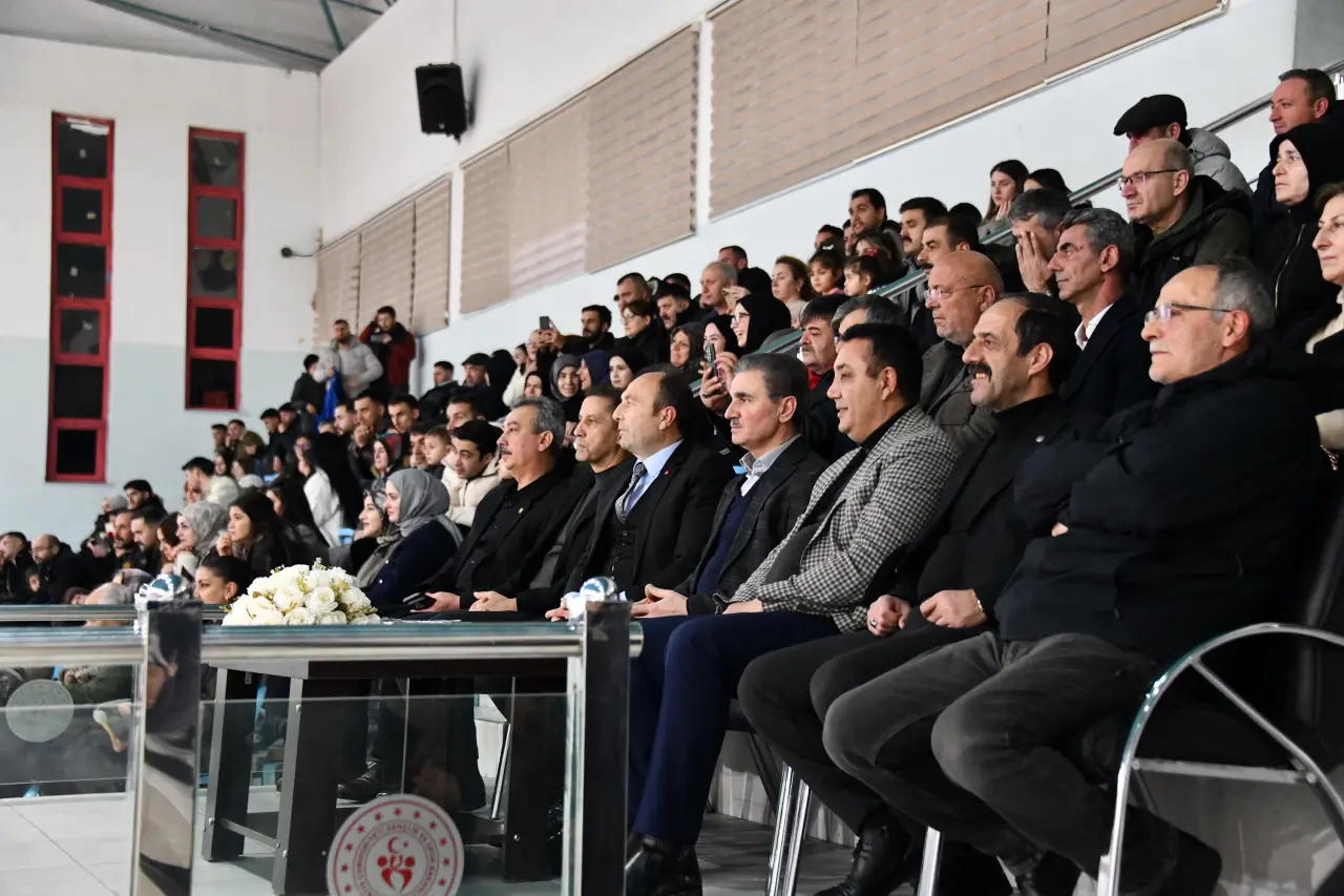 Gümüşhane'de kültürel mirasın kalbi Aydın Doğan Spor Salonu'nda attı 40