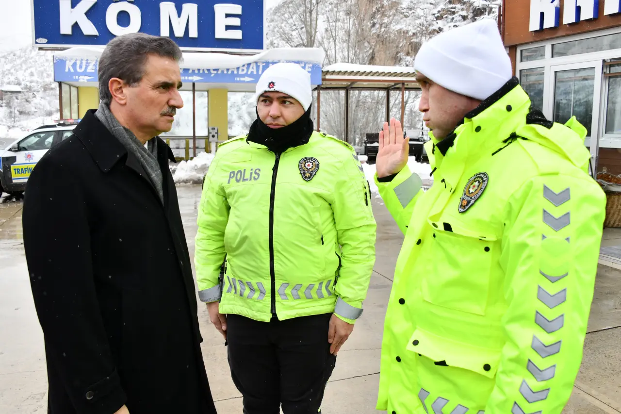 Gümüşhane’de kar nöbeti: Vali Baruş ekiplerle bir araya geldi 9