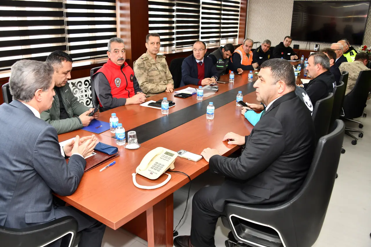 Gümüşhane’de Kış Tedbirleri ve Koordinasyon Toplantısı gerçekleştirildi 3